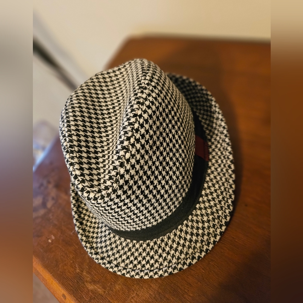 Houndstooth hat